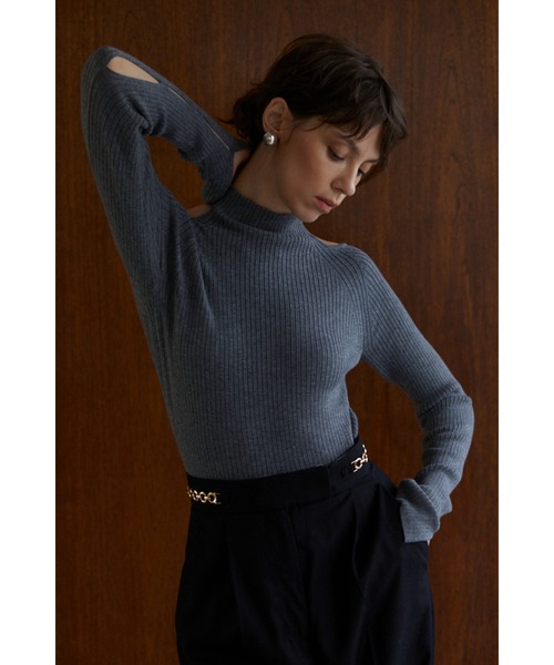 Estella.K(エステラケー)の「Valentina Knit Top ハイネックオフショルカットアウトニットTOP(ニット/セーター・レディース・ブラック/グレー/アッシュブラウン・FREE)」の16枚目の写真