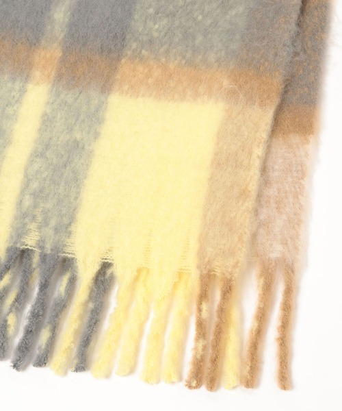 BAYFLOW（ベイフロー）の「チェック太フリンジマフラー（マフラー・レディース・ライトブルー/オレンジ/イエロー/グレー・FREE）」の15枚目の写真