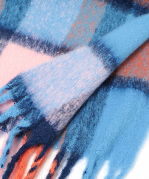 BAYFLOW（ベイフロー）の「チェック太フリンジマフラー（マフラー・レディース・ライトブルー/オレンジ/イエロー/グレー・FREE）」の18枚目の写真