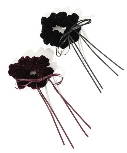 flower（フラワー）の「トゥインクルベロアシュシュ（シュシュ・レディース・ブラック/レッド・FREE）」の3枚目の写真