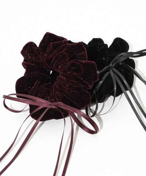 flower（フラワー）の「トゥインクルベロアシュシュ（シュシュ・レディース・ブラック/レッド・FREE）」の4枚目の写真