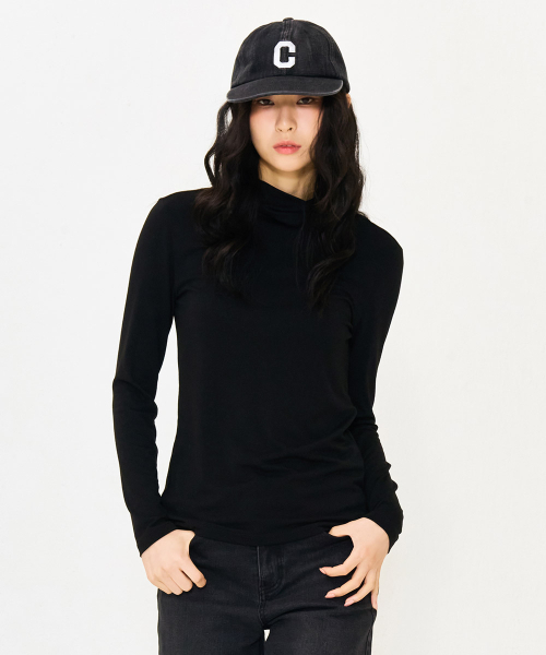 CHASECULT（チェイスカルト）の「女性 ベーシック タートルネック Tシャツ-ブラック（Tシャツ/カットソー・レディース・ブラック・90/85/95）」の3枚目の写真