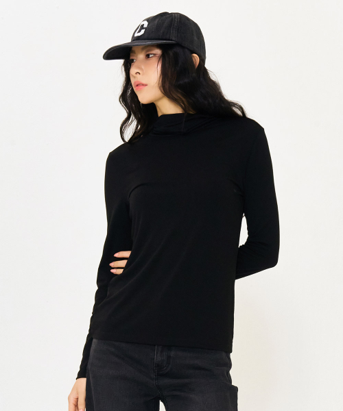 CHASECULT（チェイスカルト）の「女性 ベーシック タートルネック Tシャツ-ブラック（Tシャツ/カットソー・レディース・ブラック・90/85/95）」の4枚目の写真