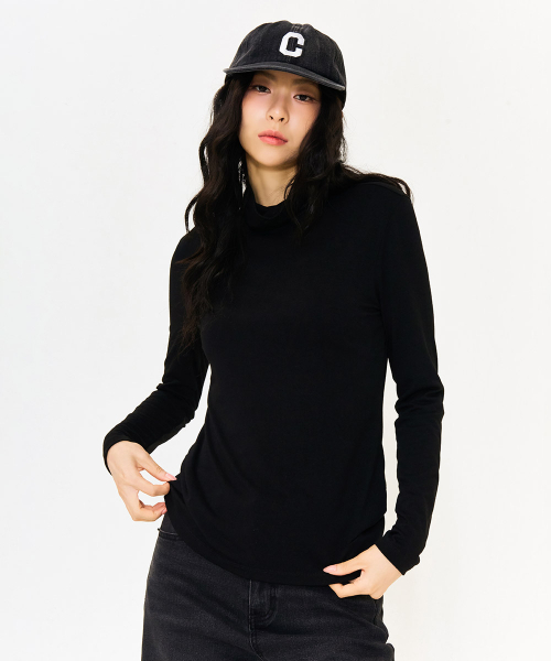 CHASECULT（チェイスカルト）の「女性 ベーシック タートルネック Tシャツ-ブラック（Tシャツ/カットソー・レディース・ブラック・90/85/95）」の5枚目の写真