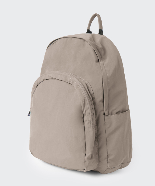 MUSINSA STANDARD（ムシンサスタンダード）の「クリンクルラウンドポケットバックパック[グレーシベージュ]（バックパック/リュック・メンズ・その他・FREE）」の3枚目の写真