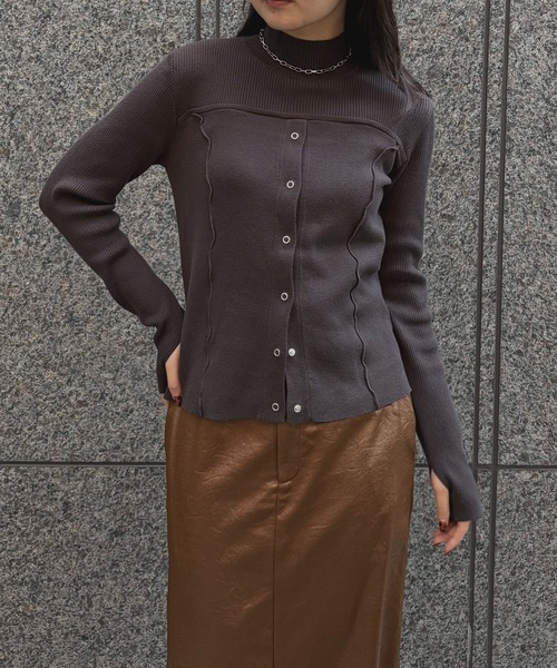 &g'aime（アンジェム）の「【&ｇ'aime 】レイヤードライクニット Layered Style Knit（ニット/セーター・レディース・オレンジ/ブラック/チャコールグレー/グレイッシュベージュ・FREE）」の3枚目の写真