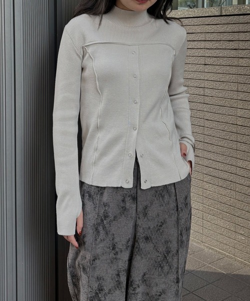 &g'aime（アンジェム）の「【&ｇ'aime 】レイヤードライクニット Layered Style Knit（ニット/セーター・レディース・オレンジ/ブラック/チャコールグレー/グレイッシュベージュ・FREE）」の9枚目の写真