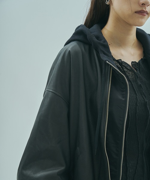 sisii(シシ)の「(SISII x GENE HEAVENS)LEATHER BIG MA1 JACKET(MA-1・レディース・ブラック・ONE SIZE)」の10枚目の写真