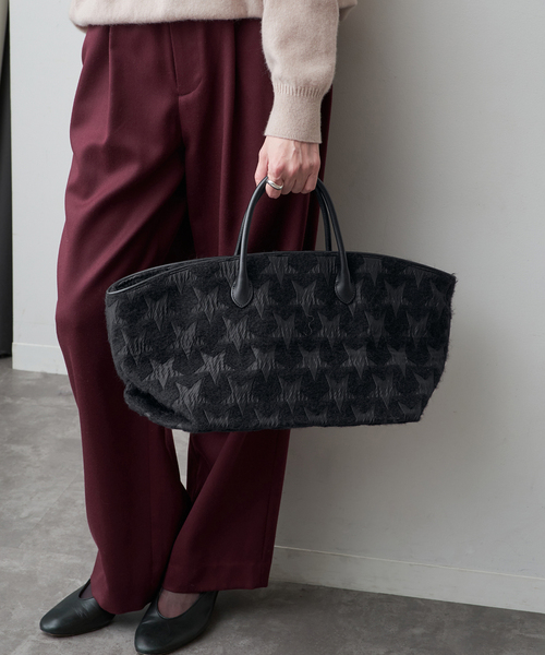 VERMEIL par iena（ヴェルメイユパーイエナ）の「SHIME シィメ 別注STARジャガード MARCHE トートバッグ（トートバッグ・レディース・ブラック・FREE）」の2枚目の写真