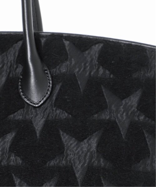 VERMEIL par iena（ヴェルメイユパーイエナ）の「SHIME シィメ 別注STARジャガード MARCHE トートバッグ（トートバッグ・レディース・ブラック・FREE）」の11枚目の写真