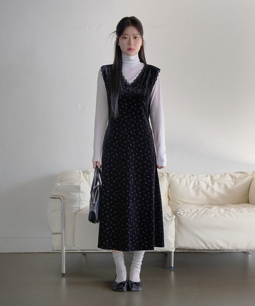 UNE MANSION（ユヌマンション）の「【選べる3種類のベルベットパターン生地】リボン×レーストリミングデザインベルベットロングワンピース（ワンピース・レディース・ブラック系その他/ブラック/ブラック系その他2・FREE）」の9枚目の写真