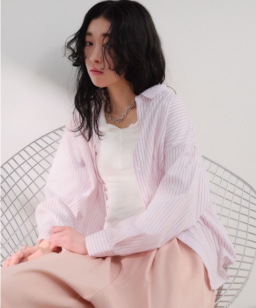 Shelly island(シェリーアイランド)の「オーバーサイズストライプシャツ(シャツ/ブラウス・レディース・ブルー/ピンク/イエロー・FREE)」の1枚目の写真