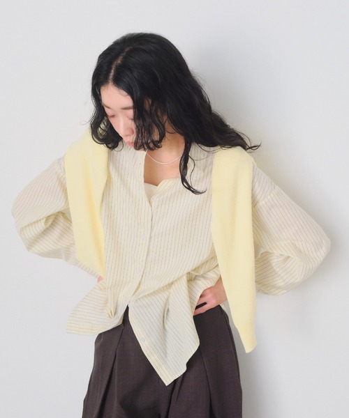 Shelly island(シェリーアイランド)の「オーバーサイズストライプシャツ(シャツ/ブラウス・レディース・ブルー/ピンク/イエロー・FREE)」の3枚目の写真