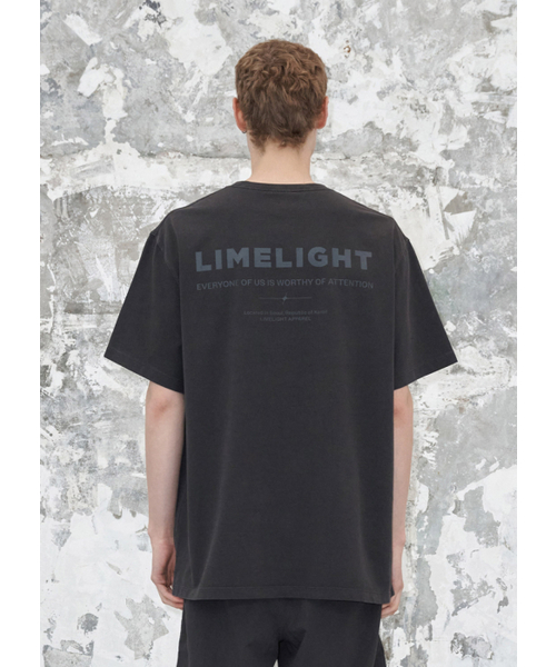 LIMELIGHT APPAREL(ライムライトアパレル)の「アパレルピグメントバックロゴTシャツ(ブラック/グレー)(Tシャツ/カットソー・メンズ・その他・SMALL/MEDIUM/LARGE/X-LARGE)」の1枚目の写真