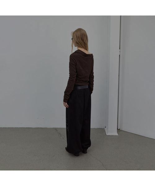 LCDC TM(エルシーディーシーティーエム)の「RUFFLED NECK LINE JERSEY TOP (BROWN)(Tシャツ/カットソー・レディース・その他・SMALL/MEDIUM)」の2枚目の写真