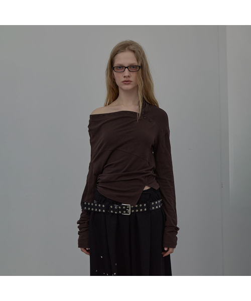 LCDC TM(エルシーディーシーティーエム)の「RUFFLED NECK LINE JERSEY TOP (BROWN)(Tシャツ/カットソー・レディース・その他・SMALL/MEDIUM)」の3枚目の写真