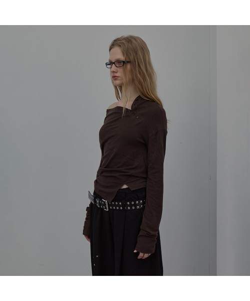 LCDC TM(エルシーディーシーティーエム)の「RUFFLED NECK LINE JERSEY TOP (BROWN)(Tシャツ/カットソー・レディース・その他・SMALL/MEDIUM)」の4枚目の写真
