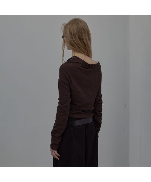 LCDC TM(エルシーディーシーティーエム)の「RUFFLED NECK LINE JERSEY TOP (BROWN)(Tシャツ/カットソー・レディース・その他・SMALL/MEDIUM)」の5枚目の写真