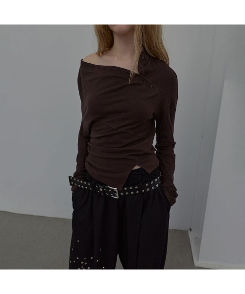 LCDC TM(エルシーディーシーティーエム)の「RUFFLED NECK LINE JERSEY TOP (BROWN)(Tシャツ/カットソー・レディース・その他・SMALL/MEDIUM)」の6枚目の写真