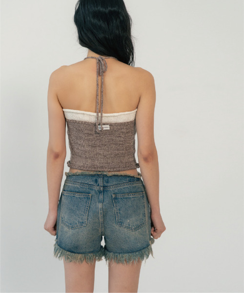 ZIZEMUSEUM(ジゼミュージアム)の「FRINGE DENIM SHORTS (BLUE)(その他パンツ・レディース・その他・SMALL/MEDIUM/LARGE)」の2枚目の写真