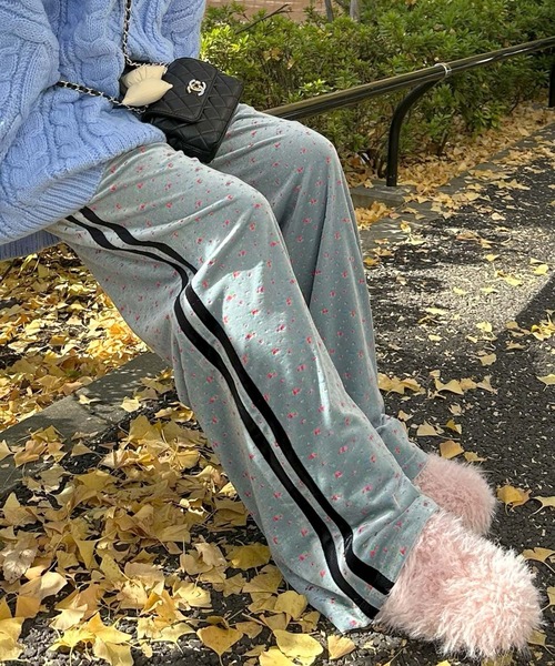 Alley Tokyo（アリートーキョー）の「花柄ベロアライン入りイージーパンツ（その他パンツ・レディース・サックスブルー/ベージュ・FREE）」の14枚目の写真