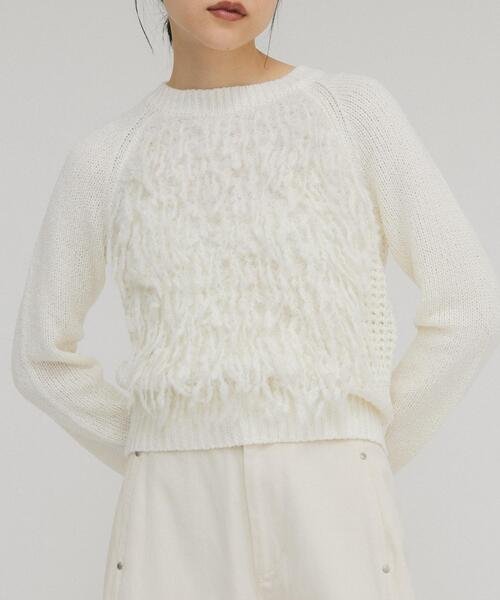 KBF（ケイビーエフ）の「コンパクトフリンジニット（ニット/セーター・レディース・オフホワイト/チャコールグレー・ONE）」の3枚目の写真