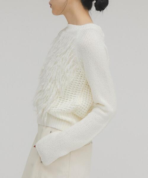 KBF（ケイビーエフ）の「コンパクトフリンジニット（ニット/セーター・レディース・オフホワイト/チャコールグレー・ONE）」の5枚目の写真