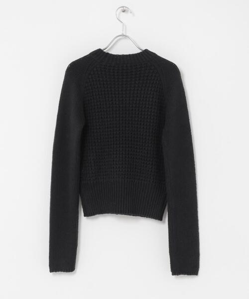 KBF（ケイビーエフ）の「コンパクトフリンジニット（ニット/セーター・レディース・オフホワイト/チャコールグレー・ONE）」の20枚目の写真