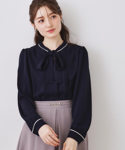 couture brooch（クチュールブローチ）の「【ハレの日・通勤】配色タックタイブラウス（シャツ/ブラウス・レディース・ベージュ系その他2/アイボリー系4/ネイビー系4・36/38/40/42）」の12枚目の写真