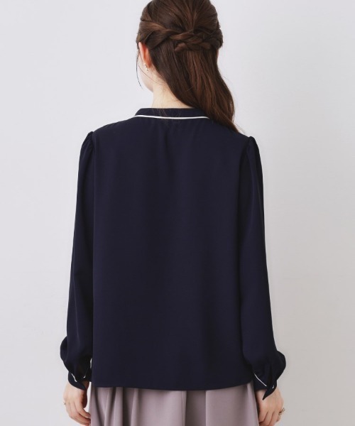 couture brooch（クチュールブローチ）の「【ハレの日・通勤】配色タックタイブラウス（シャツ/ブラウス・レディース・ベージュ系その他2/アイボリー系4/ネイビー系4・36/38/40/42）」の6枚目の写真