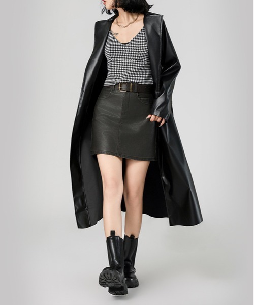 &soiree(アンドソワレ)の「ロング丈レザートレンチコート(トレンチコート・レディース・ブラック・SMALL/MEDIUM/LARGE/X-LARGE)」の3枚目の写真