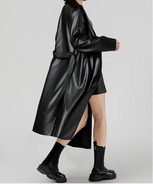 &soiree(アンドソワレ)の「ロング丈レザートレンチコート(トレンチコート・レディース・ブラック・SMALL/MEDIUM/LARGE/X-LARGE)」の4枚目の写真