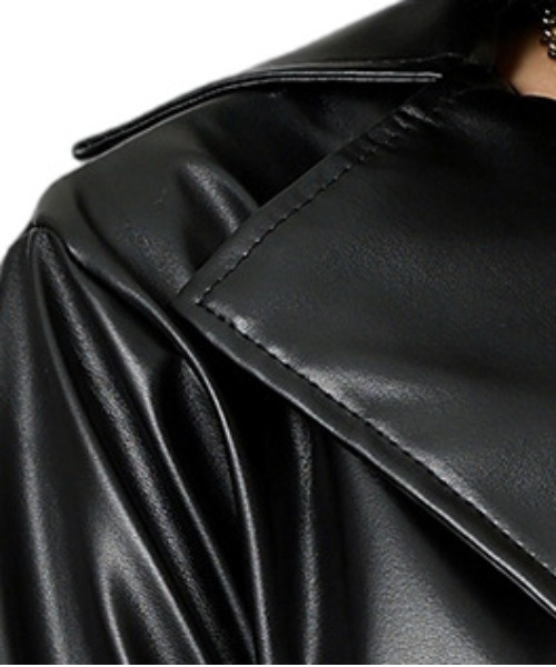 &soiree(アンドソワレ)の「ロング丈レザートレンチコート(トレンチコート・レディース・ブラック・SMALL/MEDIUM/LARGE/X-LARGE)」の6枚目の写真