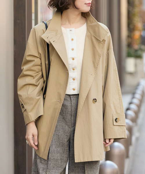 journal standard L'essage（ジャーナルスタンダードレサージュ）の「NALYAスタンドショートコート（トレンチコート・レディース・カーキ/ベージュ/グレー・38/36）」の2枚目の写真