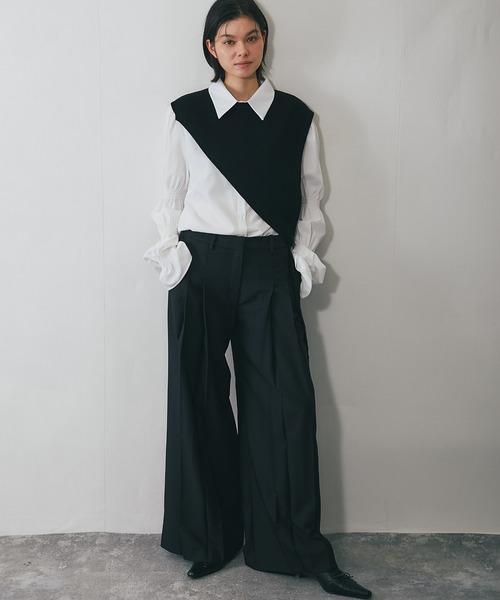 SMILE ORCHID(スマイルオーキッド)の「【2点セット】アシンメトリーニット×シャーリングブラウス(シャツ/ブラウス・レディース・ホワイト/ブラック・M)」の5枚目の写真