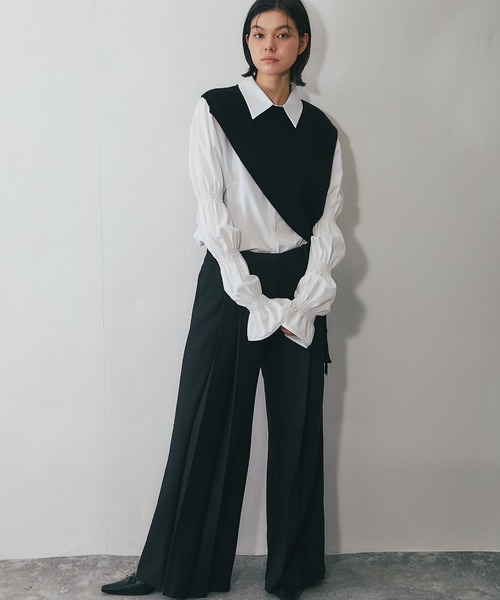 SMILE ORCHID(スマイルオーキッド)の「【2点セット】アシンメトリーニット×シャーリングブラウス(シャツ/ブラウス・レディース・ホワイト/ブラック・M)」の14枚目の写真