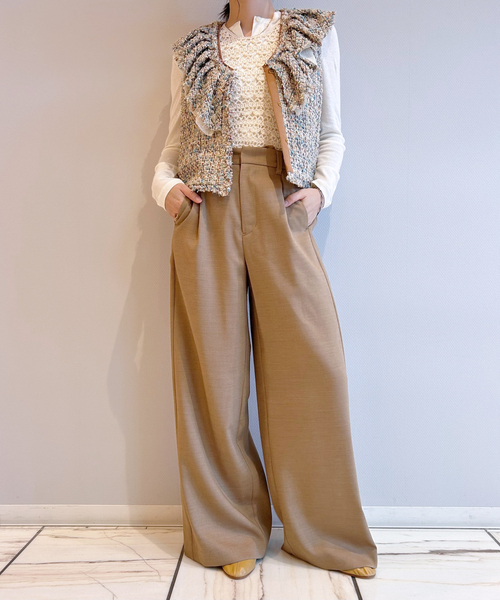 IENA LA BOUCLE(イエナラブークル)の「IENA LA BOUCLE LINTONツィードフリルベスト(その他アウター・レディース・ベージュ系その他・FREE)」の2枚目の写真
