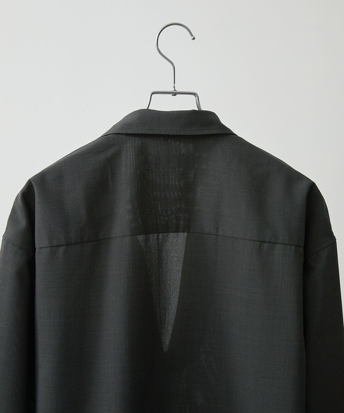 CALLNE（カルネ）の「【CALLNE】 High-twist Linen-like Skipper Shirt / 強撚リネンライクスキッパーシャツ（吸水速乾、UVカット、イージーケア）（シャツ/ブラウス・メンズ・ライトグレー/チャコールグレー・M/L）」の18枚目の写真