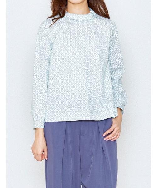 POU DOU DOU(プードゥドゥ)の「スカラップ衿長袖ブラウス(シャツ/ブラウス・レディース・オフホワイト/ブラック/グリーン系その他/ピンク系その他・3)」の6枚目の写真