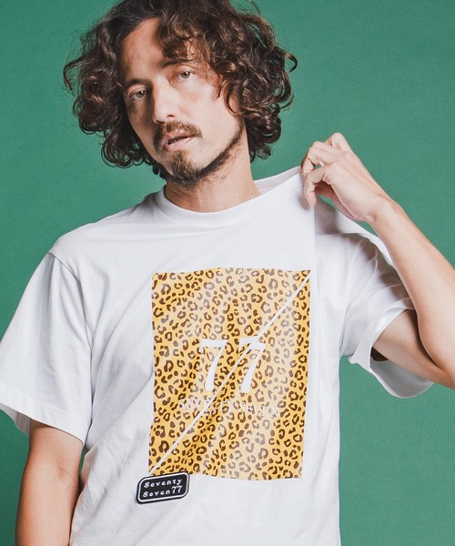 seventy seven(セブンティセブン)の「mt10173-middle onz S-S fine t-shirt (77leopard) Tシャツ(7726S180)(Tシャツ/カットソー・メンズ・ホワイト×イエロー/ブラック/ホワイト×ゴールド・XL/L/M/S)」の2枚目の写真