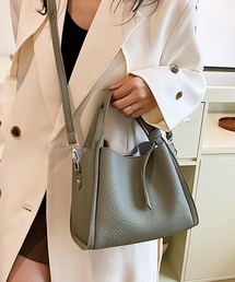 ADDITION STORE（アディションストア）の「【2WAY】BOXシルエット フェイクレザーショルダーバッグ（ショルダーバッグ）」