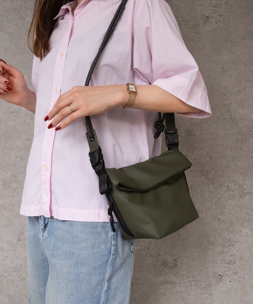 SHE HER HER HERS(シーハーハーハーズ)の「パラコードショルダーバッグ【ミニサイズ】(ショルダーバッグ・レディース・ブラック/カーキ・FREE)」の17枚目の写真
