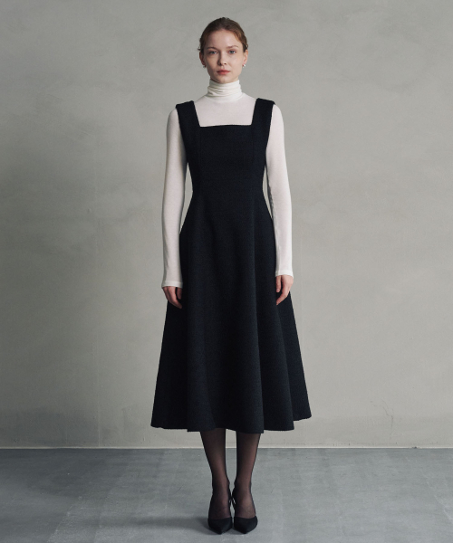 MARROT(マロット)の「ウールツイードボリュームロングドレス_ブラック(ワンピース・レディース・その他・MEDIUM/SMALL)」の2枚目の写真