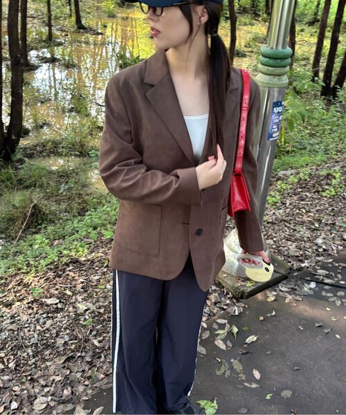 MUSINSA STANDARD WOMAN（ムシンサスタンダードウーマン）の「ウィメンズ シンセティックスエード オーバーサイズ ブレザー [ブラウン]（テーラードジャケット・レディース・その他・SMALL/MEDIUM/LARGE/X-SMALL）」の11枚目の写真