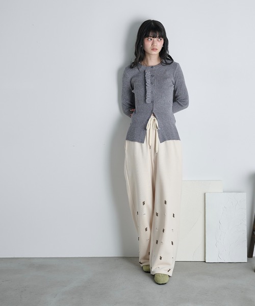 THE YOn（ザヨン）の「ビジューデザインスウェットイージーパンツ（スウェットパンツ・レディース・アイボリー/サックスブルー/グレー・FREE）」の18枚目の写真