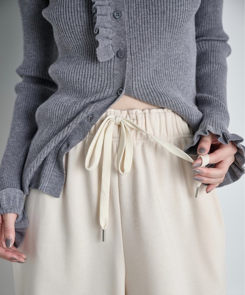 THE YOn（ザヨン）の「ビジューデザインスウェットイージーパンツ（スウェットパンツ・レディース・アイボリー/サックスブルー/グレー・FREE）」の15枚目の写真