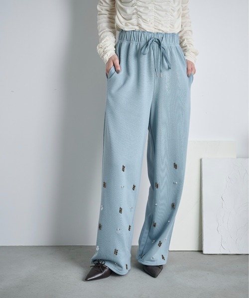 THE YOn（ザヨン）の「ビジューデザインスウェットイージーパンツ（スウェットパンツ・レディース・アイボリー/サックスブルー/グレー・FREE）」の22枚目の写真