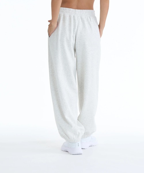 ROXY(ロキシー)の「ROXY ウィメンズ FITNESS TRIPLE HEARTS PANTS ロングパンツ 【2026年春夏モデル】/ロキシーUVカット接触冷感センタープリーツスウェットパンツ(スウェットパンツ・レディース・ブラック/グレー/ミント・SMALL/MEDIUM/LARGE)」の4枚目の写真
