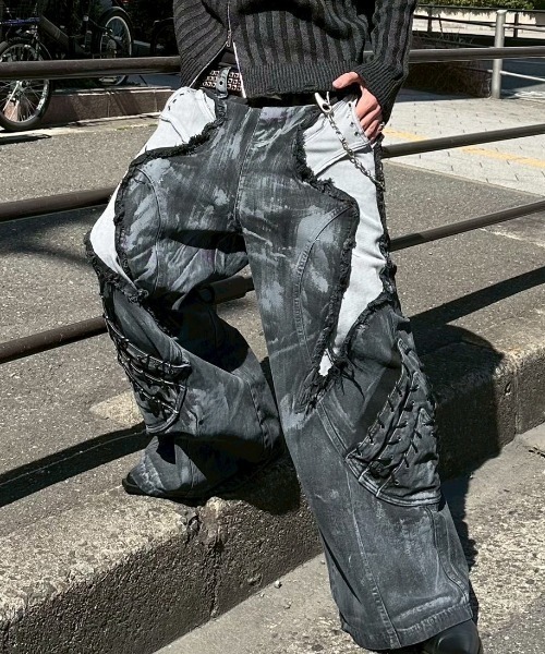 Never mind the XU（ネバーマインドザエックスユー）の「【Never mind the XU】Patchwork Wide Leg pants / 【ネバーマインド ザ エックスユー】パッチワークワイドパンツ（デニムパンツ・メンズ・ブラック・L）」の2枚目の写真