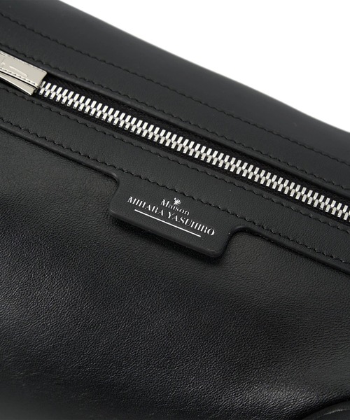 Maison MIHARA YASUHIRO（メゾンミハラヤスヒロ）の「【MIHARAYASUHIRO/ミハラヤスヒロ】A16BG716 DOLLS DACHSHUND BAG（ショルダーバッグ・メンズ・ブラック・FREE）」の5枚目の写真